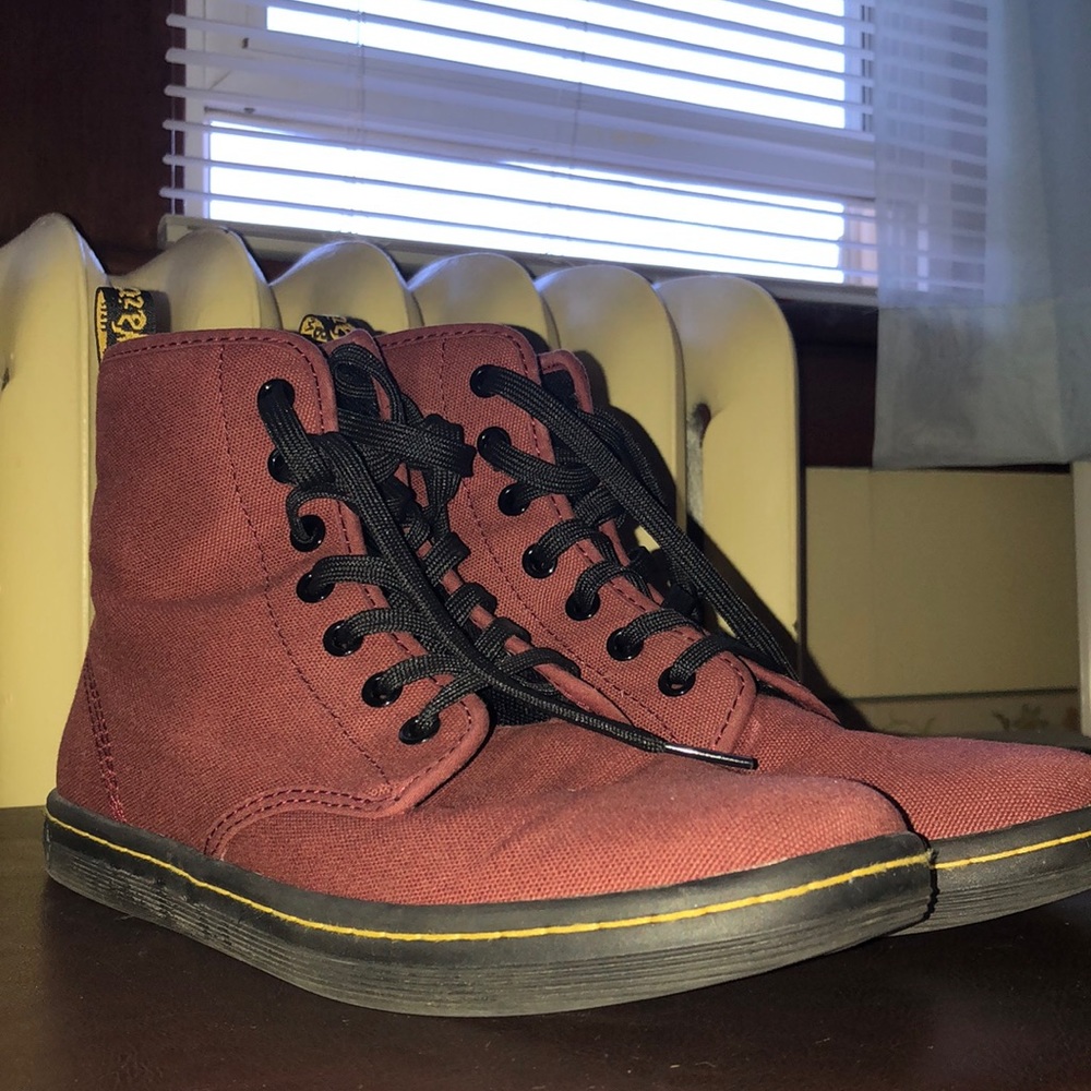 doc martins (vegan cloth)